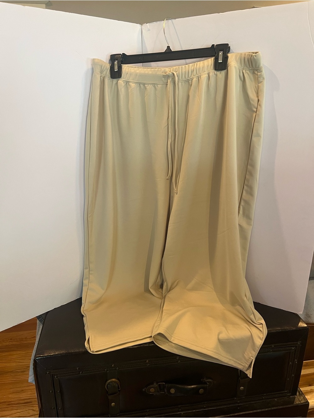 Women's Cream Wide-Leg Capris with Drawstring